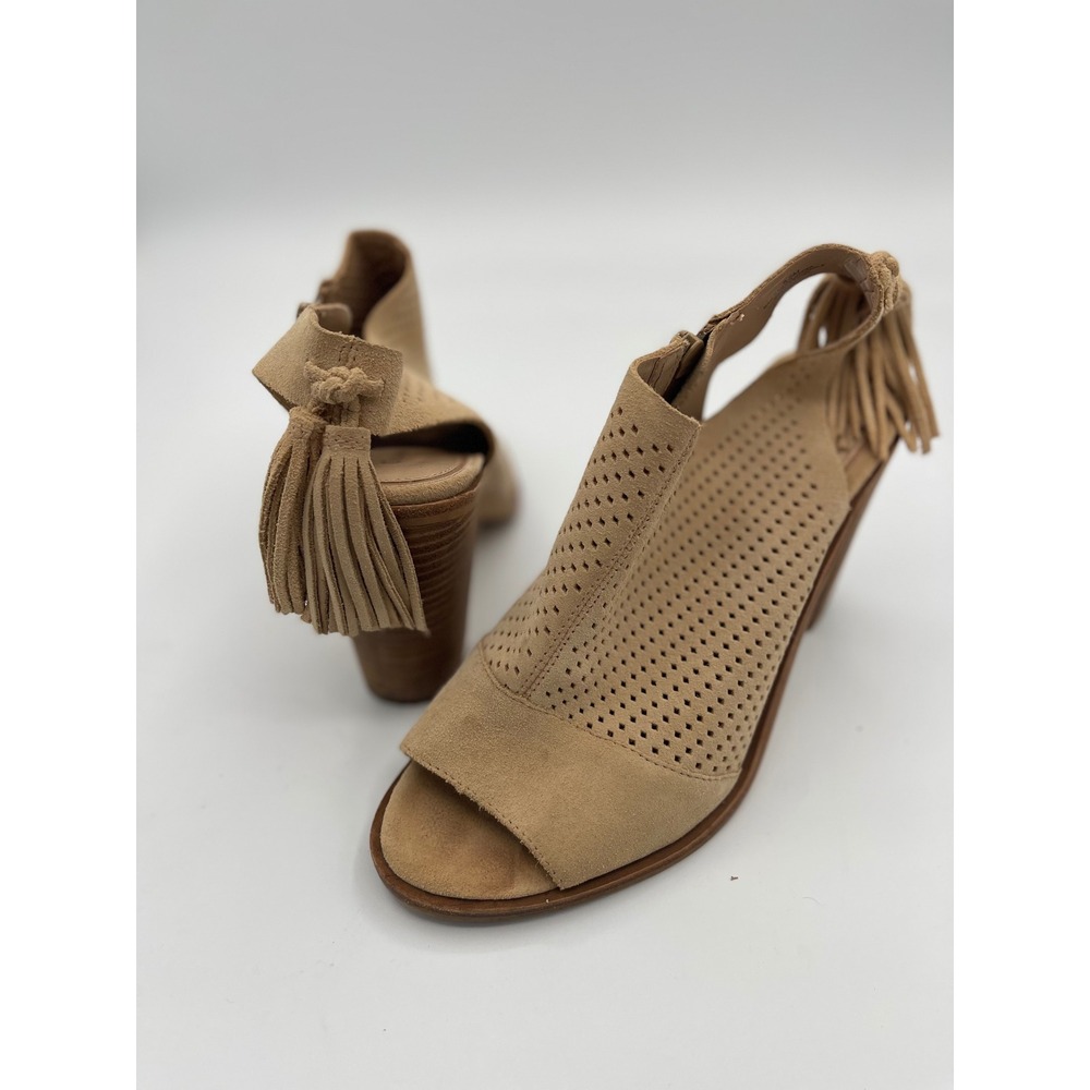 Gianni Bini Tan Suede Perforated Fringe Tassel Block Heel Sandals Womens 8.5M